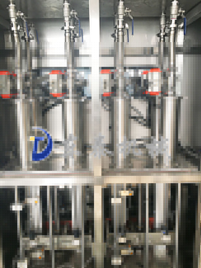 全自動食用油灌裝機內(nèi)部